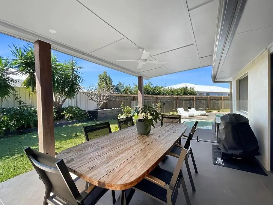 Holiday home Summer Retreat 4 Min Drive From Moololaba Beach Mooloolaba